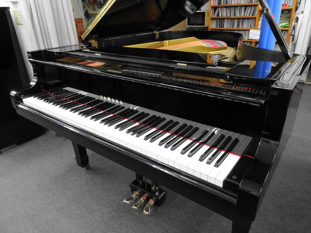 YAMAHA-C3Tallone-11082x